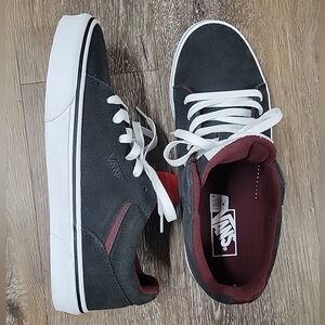 Vans Selden Suede Low Top Sneakers Size Mens 8 NWT Burgandy